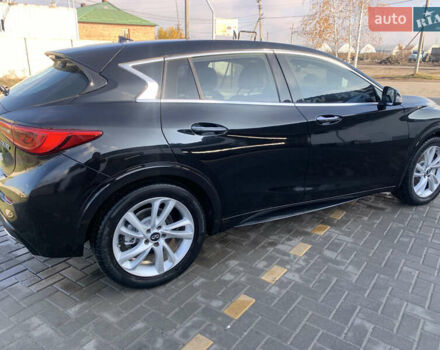 Черный Инфинити QX30, объемом двигателя 2 л и пробегом 153 тыс. км за 14999 $, фото 3 на Automoto.ua