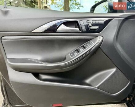 Чорний Інфініті QX30, об'ємом двигуна 2 л та пробігом 106 тис. км за 16500 $, фото 12 на Automoto.ua