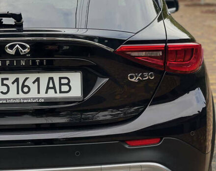 Черный Инфинити QX30, объемом двигателя 2.14 л и пробегом 98 тыс. км за 19800 $, фото 6 на Automoto.ua
