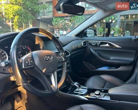 Черный Инфинити QX30, объемом двигателя 1.99 л и пробегом 101 тыс. км за 17299 $, фото 12 на Automoto.ua