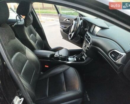 Чорний Інфініті QX30, об'ємом двигуна 2 л та пробігом 114 тис. км за 17500 $, фото 34 на Automoto.ua