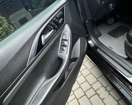 Черный Инфинити QX30, объемом двигателя 2 л и пробегом 108 тыс. км за 16800 $, фото 2 на Automoto.ua