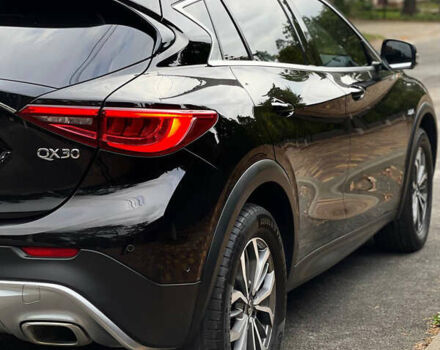 Черный Инфинити QX30, объемом двигателя 2.14 л и пробегом 98 тыс. км за 19800 $, фото 9 на Automoto.ua