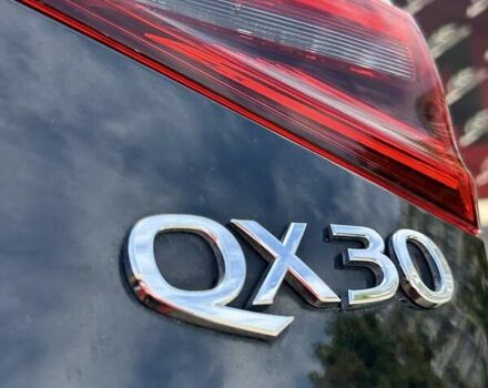 Черный Инфинити QX30, объемом двигателя 1.99 л и пробегом 86 тыс. км за 15999 $, фото 10 на Automoto.ua