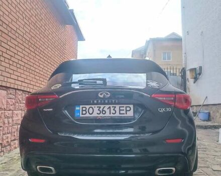 Черный Инфинити QX30, объемом двигателя 2 л и пробегом 132 тыс. км за 20500 $, фото 2 на Automoto.ua