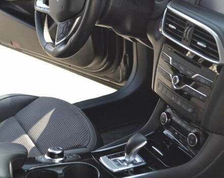 Черный Инфинити QX30, объемом двигателя 1.99 л и пробегом 205 тыс. км за 13900 $, фото 15 на Automoto.ua