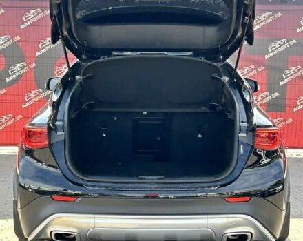 Черный Инфинити QX30, объемом двигателя 1.99 л и пробегом 86 тыс. км за 16850 $, фото 12 на Automoto.ua