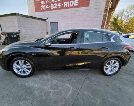 Черный Инфинити QX30, объемом двигателя 2 л и пробегом 62 тыс. км за 3500 $, фото 1 на Automoto.ua