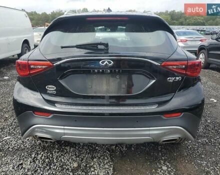 Чорний Інфініті QX30, об'ємом двигуна 1.99 л та пробігом 90 тис. км за 2800 $, фото 5 на Automoto.ua