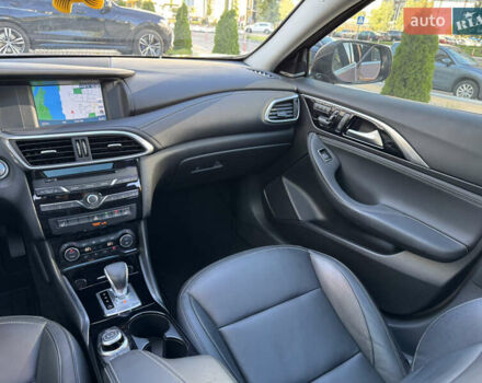 Коричневый Инфинити QX30, объемом двигателя 2 л и пробегом 53 тыс. км за 18000 $, фото 53 на Automoto.ua