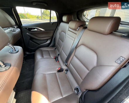 Коричневый Инфинити QX30, объемом двигателя 1.99 л и пробегом 82 тыс. км за 19000 $, фото 16 на Automoto.ua