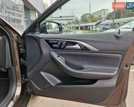 Коричневий Інфініті QX30, об'ємом двигуна 2 л та пробігом 117 тис. км за 18900 $, фото 25 на Automoto.ua