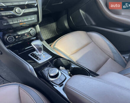 Коричневый Инфинити QX30, объемом двигателя 1.99 л и пробегом 82 тыс. км за 19000 $, фото 14 на Automoto.ua