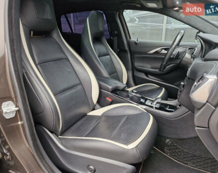 Коричневий Інфініті QX30, об'ємом двигуна 2 л та пробігом 117 тис. км за 18900 $, фото 10 на Automoto.ua