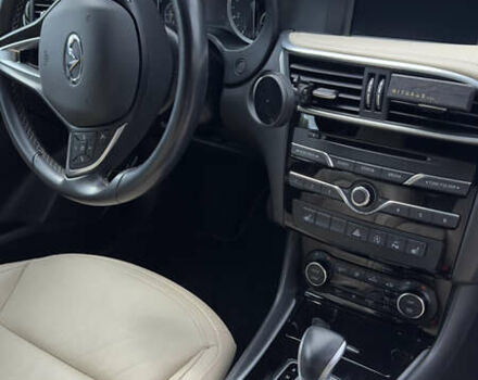 Коричневый Инфинити QX30, объемом двигателя 1.99 л и пробегом 60 тыс. км за 24500 $, фото 11 на Automoto.ua