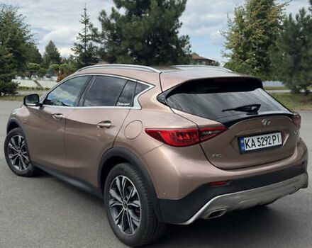 Коричневый Инфинити QX30, объемом двигателя 1.99 л и пробегом 60 тыс. км за 24500 $, фото 2 на Automoto.ua