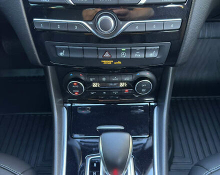 Инфинити QX30 2018 в Черновцах на Automoto.ua Коричневый Инфинити QX30, объемом двигателя 2 л и пробегом 67 тыс. км за 19900 $, фото 26 на Automoto.ua