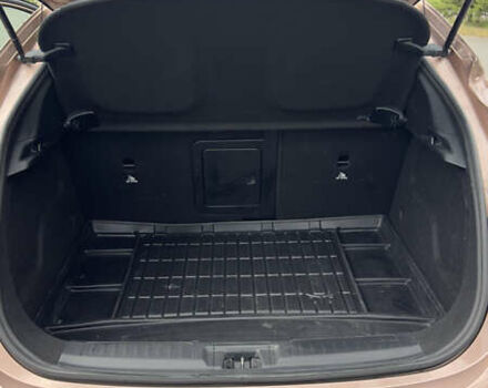 Коричневый Инфинити QX30, объемом двигателя 1.99 л и пробегом 60 тыс. км за 24500 $, фото 7 на Automoto.ua