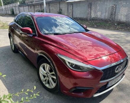 Красный Инфинити QX30, объемом двигателя 2 л и пробегом 145 тыс. км за 19500 $, фото 2 на Automoto.ua