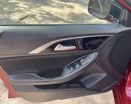 Красный Инфинити QX30, объемом двигателя 2 л и пробегом 145 тыс. км за 19500 $, фото 6 на Automoto.ua