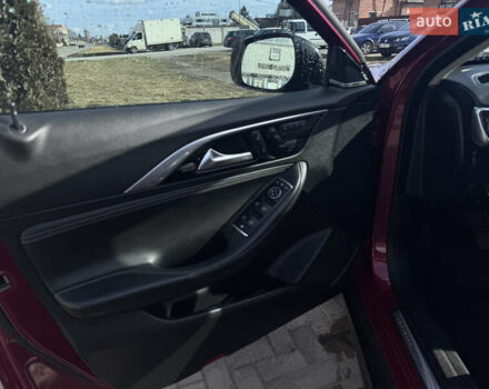 Красный Инфинити QX30, объемом двигателя 1.99 л и пробегом 90 тыс. км за 16400 $, фото 17 на Automoto.ua