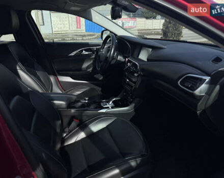 Красный Инфинити QX30, объемом двигателя 1.99 л и пробегом 90 тыс. км за 16400 $, фото 19 на Automoto.ua