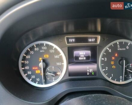 Червоний Інфініті QX30, об'ємом двигуна 2 л та пробігом 140 тис. км за 17890 $, фото 9 на Automoto.ua