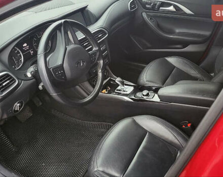 Красный Инфинити QX30, объемом двигателя 1.99 л и пробегом 103 тыс. км за 19800 $, фото 12 на Automoto.ua