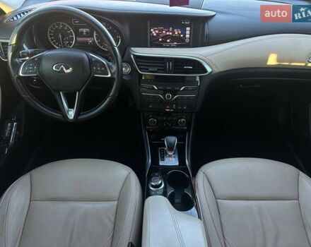 Красный Инфинити QX30, объемом двигателя 1.99 л и пробегом 140 тыс. км за 17990 $, фото 11 на Automoto.ua