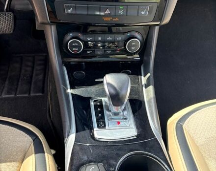 Красный Инфинити QX30, объемом двигателя 2 л и пробегом 92 тыс. км за 19500 $, фото 6 на Automoto.ua