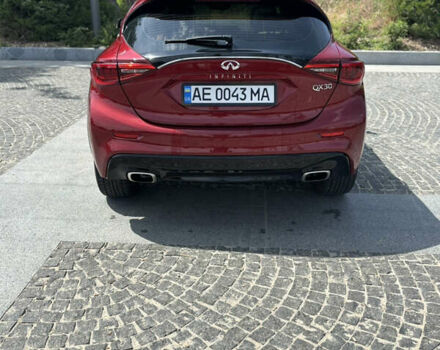 Красный Инфинити QX30, объемом двигателя 2 л и пробегом 91 тыс. км за 20500 $, фото 3 на Automoto.ua