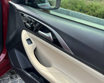 Красный Инфинити QX30, объемом двигателя 2 л и пробегом 91 тыс. км за 20500 $, фото 10 на Automoto.ua