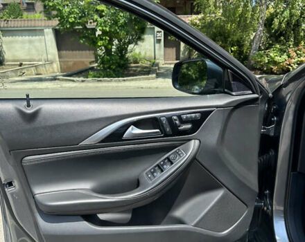 Серый Инфинити QX30, объемом двигателя 1.99 л и пробегом 152 тыс. км за 15600 $, фото 15 на Automoto.ua