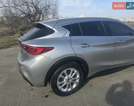 Серый Инфинити QX30, объемом двигателя 1.99 л и пробегом 115 тыс. км за 15500 $, фото 3 на Automoto.ua