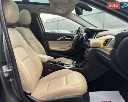 Серый Инфинити QX30, объемом двигателя 1.99 л и пробегом 142 тыс. км за 14700 $, фото 20 на Automoto.ua