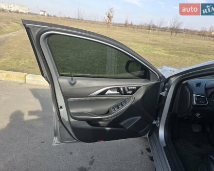 Серый Инфинити QX30, объемом двигателя 1.99 л и пробегом 115 тыс. км за 15500 $, фото 10 на Automoto.ua