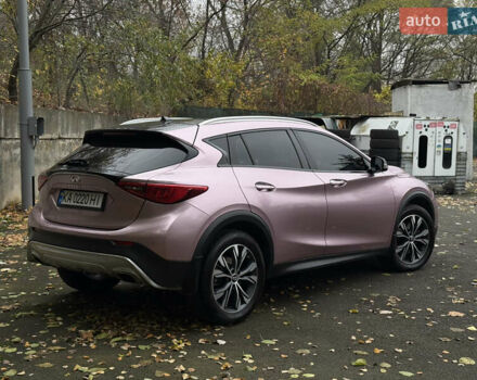 Серый Инфинити QX30, объемом двигателя 2 л и пробегом 165 тыс. км за 16000 $, фото 4 на Automoto.ua