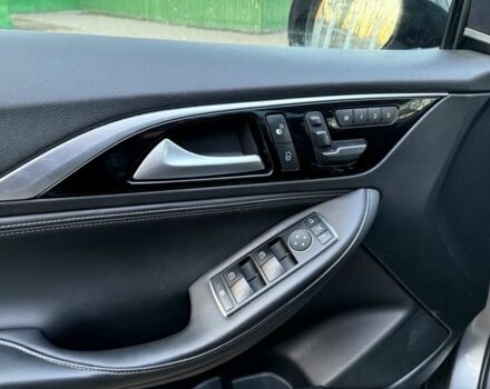 Серый Инфинити QX30, объемом двигателя 2 л и пробегом 230 тыс. км за 12000 $, фото 9 на Automoto.ua