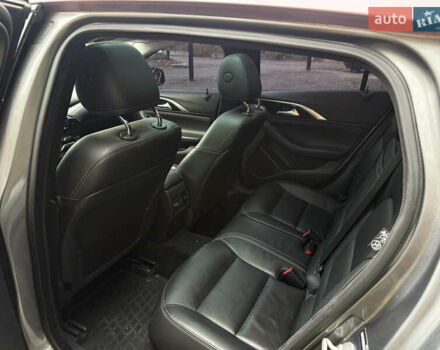 Серый Инфинити QX30, объемом двигателя 2 л и пробегом 165 тыс. км за 16000 $, фото 6 на Automoto.ua