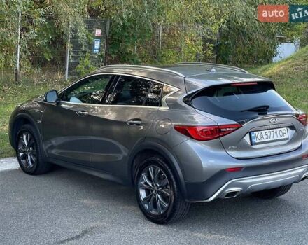 Серый Инфинити QX30, объемом двигателя 1.99 л и пробегом 120 тыс. км за 16400 $, фото 4 на Automoto.ua