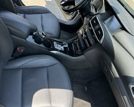 Серый Инфинити QX30, объемом двигателя 1.99 л и пробегом 152 тыс. км за 15600 $, фото 13 на Automoto.ua