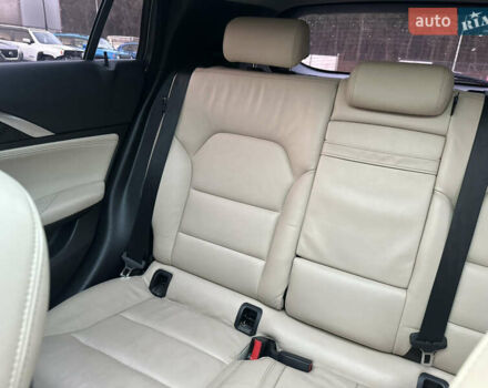 Сірий Інфініті QX30, об'ємом двигуна 2 л та пробігом 141 тис. км за 14500 $, фото 15 на Automoto.ua