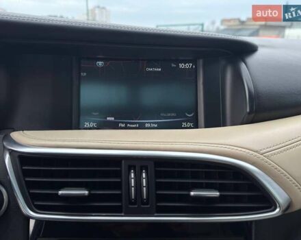 Серый Инфинити QX30, объемом двигателя 1.99 л и пробегом 142 тыс. км за 14700 $, фото 15 на Automoto.ua