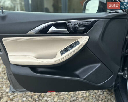 Сірий Інфініті QX30, об'ємом двигуна 2 л та пробігом 141 тис. км за 14500 $, фото 16 на Automoto.ua