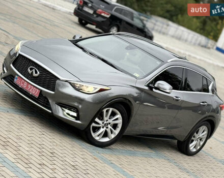 Серый Инфинити QX30, объемом двигателя 2 л и пробегом 118 тыс. км за 13900 $, фото 3 на Automoto.ua
