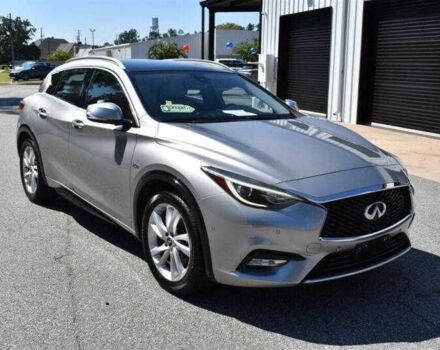 Серый Инфинити QX30, объемом двигателя 2 л и пробегом 55 тыс. км за 3000 $, фото 2 на Automoto.ua