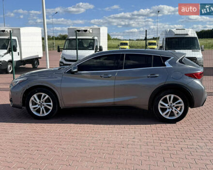 Сірий Інфініті QX30, об'ємом двигуна 2 л та пробігом 33 тис. км за 11990 $, фото 3 на Automoto.ua