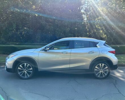 Серый Инфинити QX30, объемом двигателя 2 л и пробегом 50 тыс. км за 9000 $, фото 3 на Automoto.ua