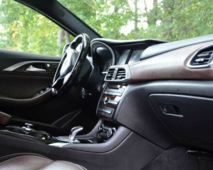 Сірий Інфініті QX30, об'ємом двигуна 2 л та пробігом 60 тис. км за 8800 $, фото 12 на Automoto.ua