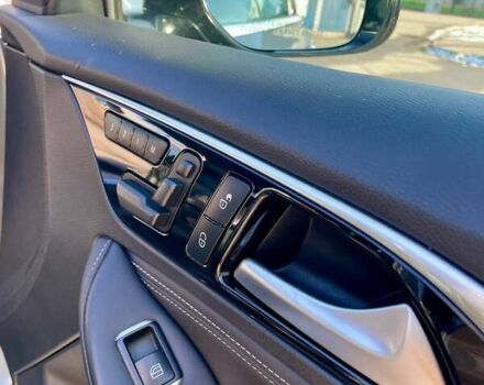 Серый Инфинити QX30, объемом двигателя 1.99 л и пробегом 127 тыс. км за 15300 $, фото 15 на Automoto.ua